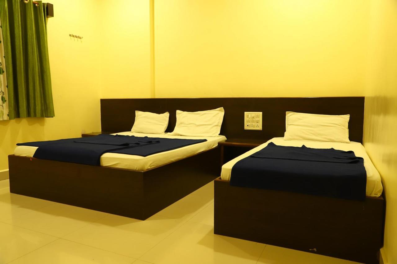 Sai Madhavi Palace Hotel Shirdi Extérieur photo