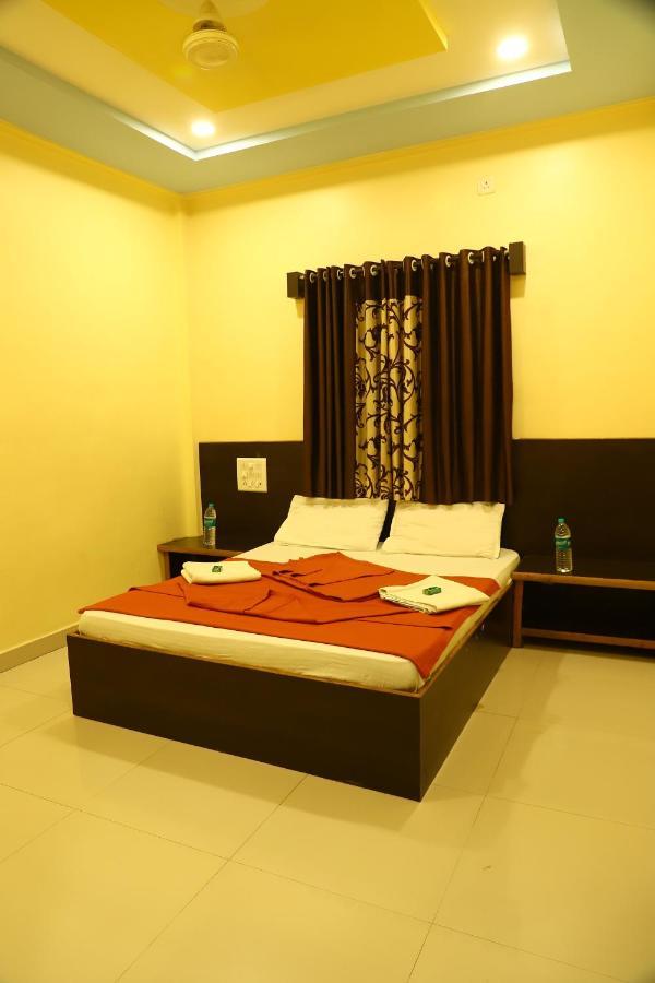 Sai Madhavi Palace Hotel Shirdi Extérieur photo